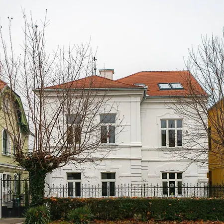 Porcelaine Apartment Keszthely