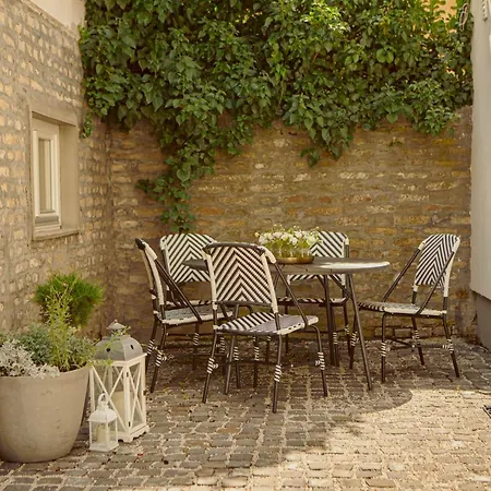 Porcelaine アパート ケストヘイ