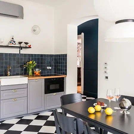 Porcelaine Apartment *